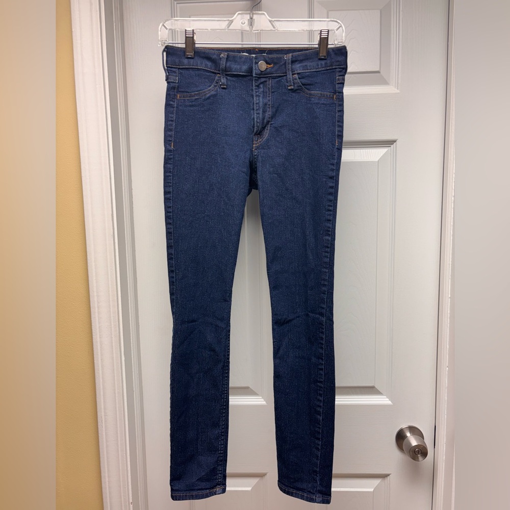 H&M Women’s Skinny Jeans – Dark Wash Size US 4